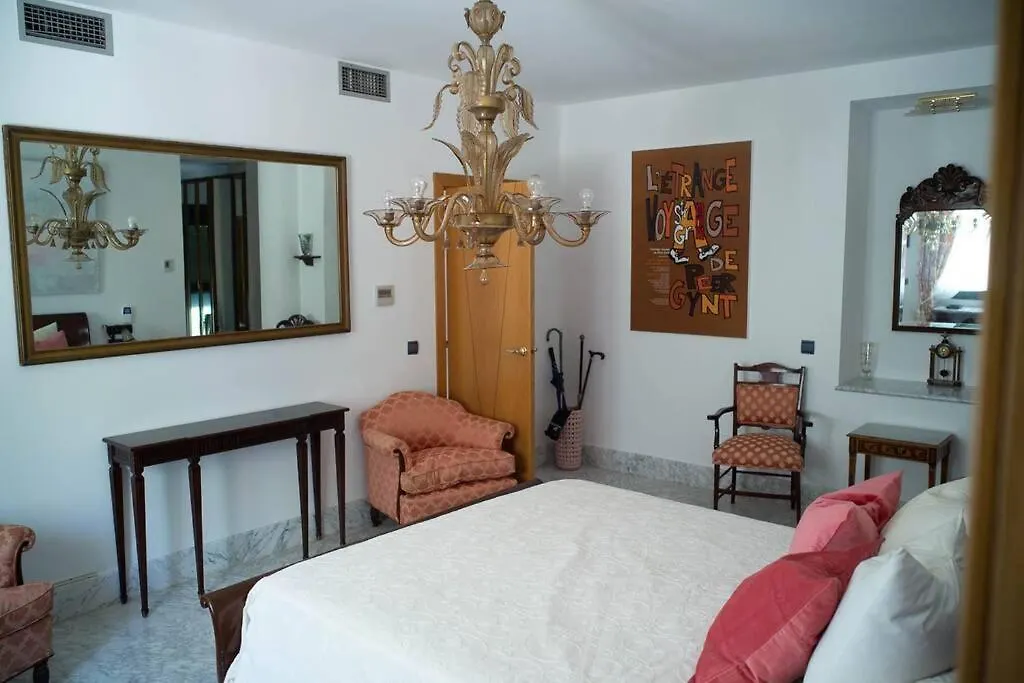 Beachside Villa In Puerto Marina, Benalmádena